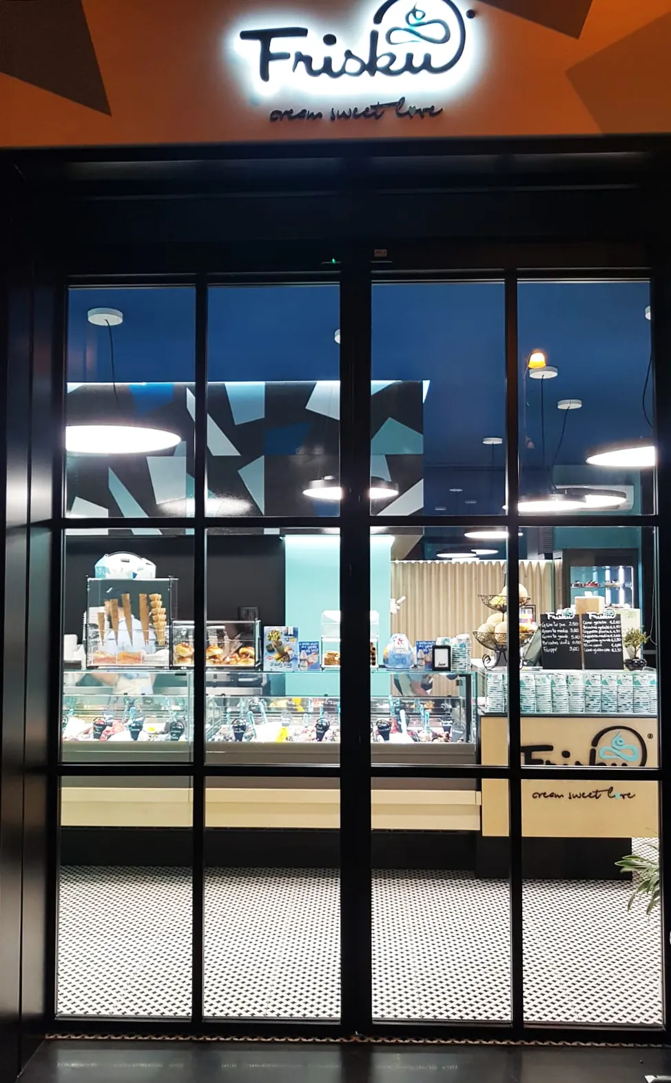 Locale commerciale ristrutturato